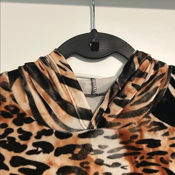 Tiger/Leopard Velvet Dress - Picture 5 of 8